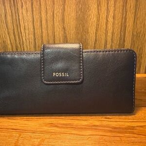 NWT - Madison Slim Clutch Fossil Wallet